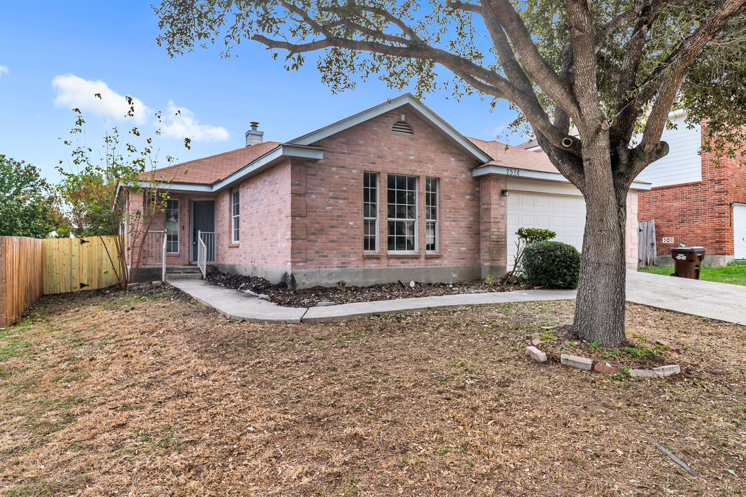 7314 Kingsland in San Antonio, TX - Foto de edificio