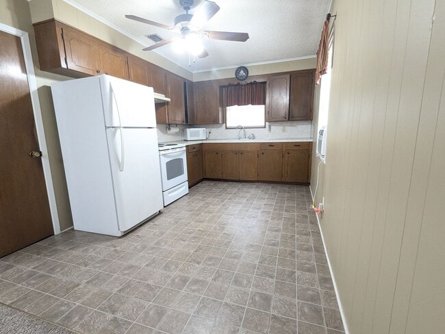 1 Inwood Rd in Texarkana, TX - Building Photo - Building Photo
