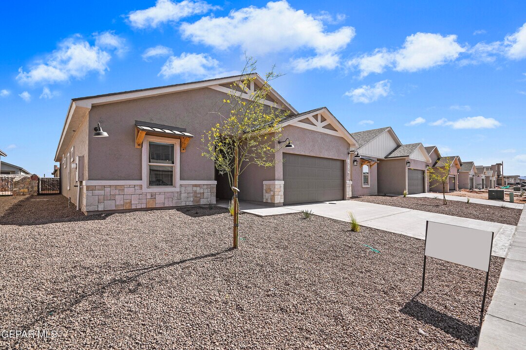 15149 Ambition Ave in El Paso, TX - Building Photo