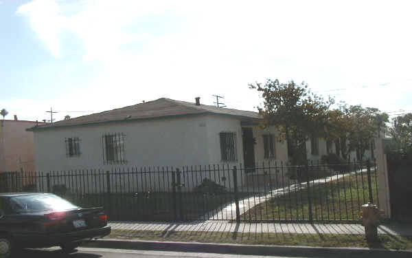 912 W 83rd St in Los Angeles, CA - Building Photo