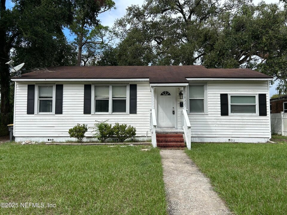 3325 Claremont Rd in Jacksonville, FL - Building Photo
