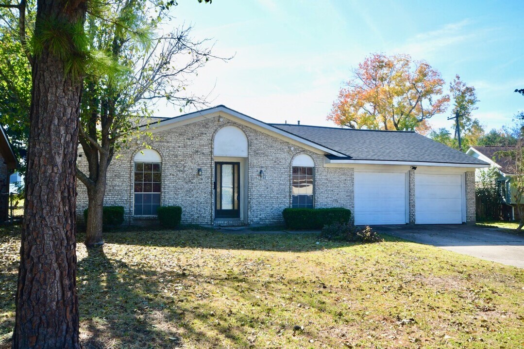 11846 S Marianne Cir in Houston, TX - Building Photo