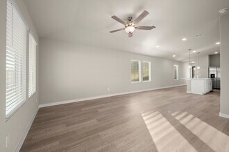 16529 Breezy Knl Ct in Conroe, TX - Foto de edificio - Building Photo