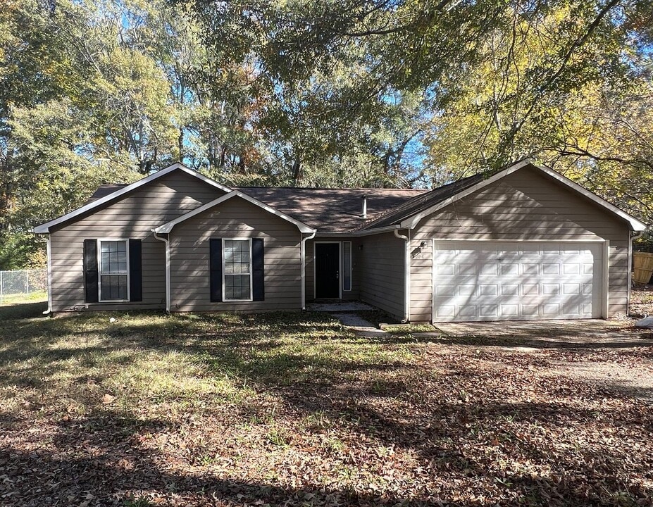 7354 Tracy Ln in Riverdale, GA - Building Photo