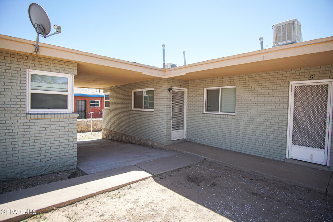 1317 St Johns Dr in El Paso, TX - Building Photo