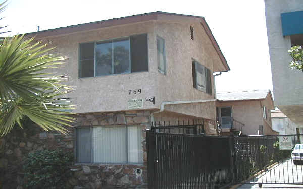 769 Rose Ave in Long Beach, CA - Foto de edificio - Building Photo