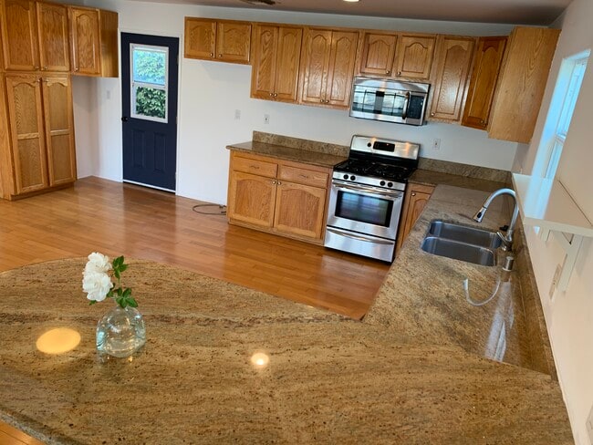 property at 4635 Lindblade Dr