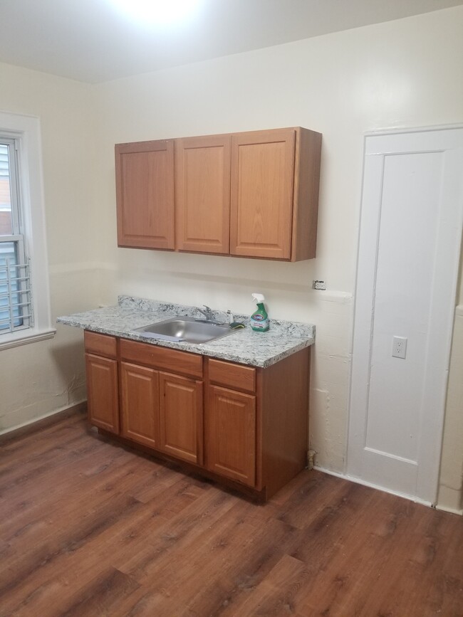 173 Western Pky, Unit 4 in Irvington, NJ - Building Photo - Building Photo