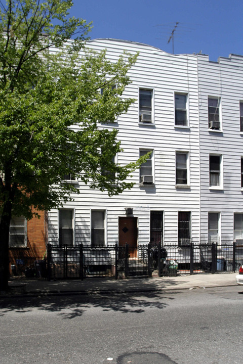 247 Stockholm St in Brooklyn, NY - Foto de edificio