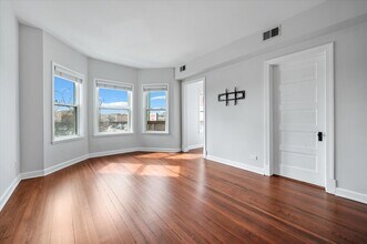 2939 N Ashland Ave in Chicago, IL - Building Photo - Building Photo