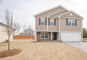 1645 Weatherend Dr in Rural Hall, NC - Building Photo