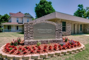 911 Pecorella St E in Texarkana, AR - Building Photo