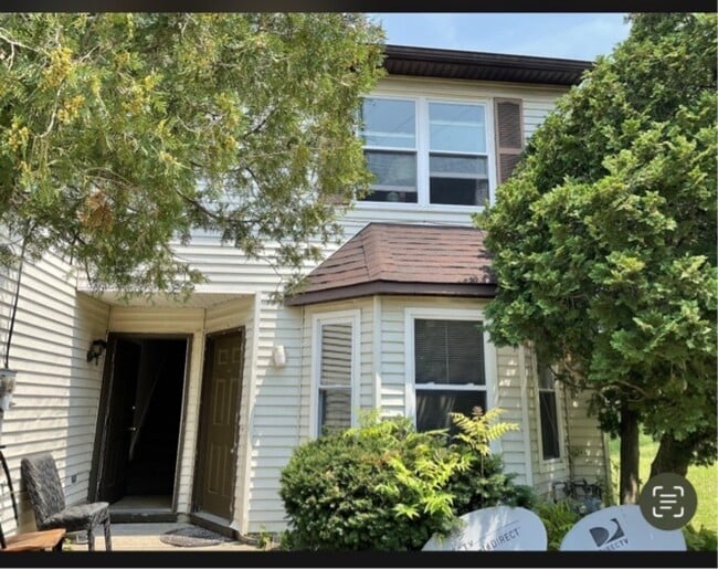 property at 13 Hamlet Ct