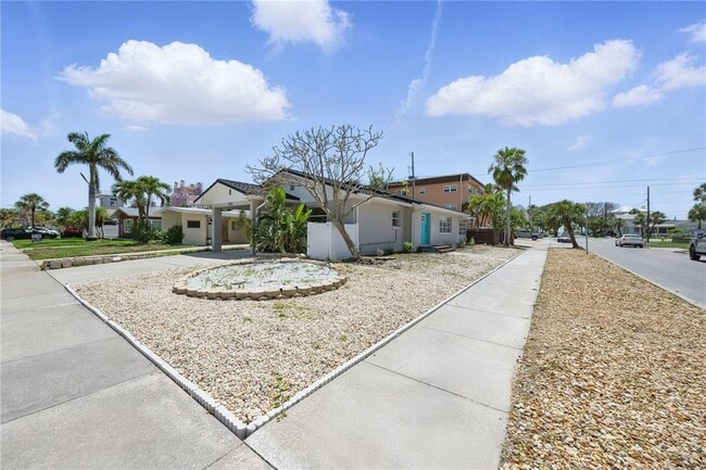 3528 Casablanca Ave in St Pete Beach, FL - Building Photo - Building Photo