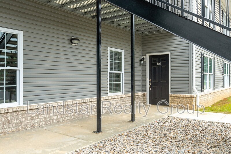 7300 Tiger Wy in Louisville, KY - Building Photo