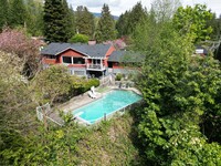 441 Newlands Pl in West Vancouver, BC - Building Photo - Building Photo