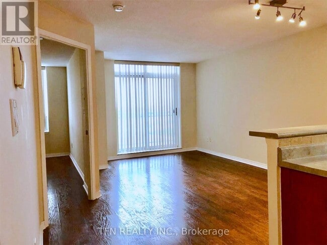 39 Oneida Crescent in Richmond Hill, ON - Building Photo - Building Photo