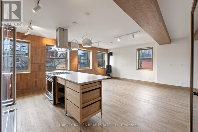property at 663 Greenwood Ave