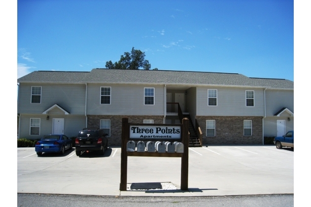 710 Tellico St N in Madisonville, TN - Foto de edificio - Building Photo