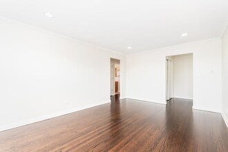 4629 Main St in Skokie, IL - Building Photo - Building Photo