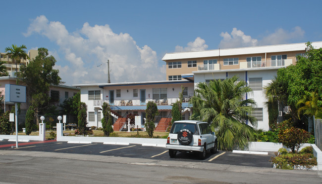 Ocean Tides in Fort Lauderdale, FL - Foto de edificio - Building Photo