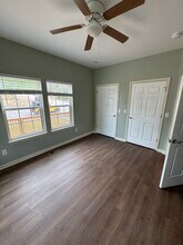 260 Cedar St in Jackson, TN - Foto de edificio - Building Photo