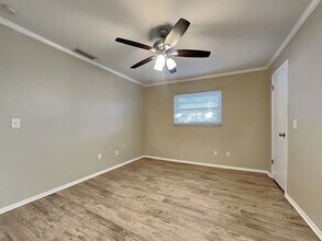 109 Valley Cir in Brandon, FL - Building Photo - Building Photo