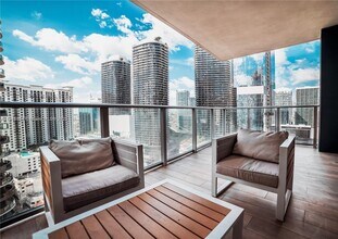 1010 Brickell Ave, Unit 2611 in Miami, FL - Building Photo - Building Photo