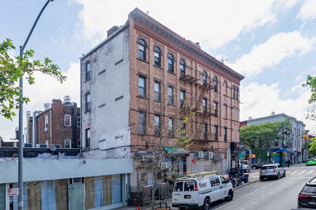 5724 5th Avenue in Brooklyn, NY - Building Photo - Building Photo