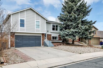 3240 Post Oak Dr in Colorado Springs, CO - Building Photo - Building Photo