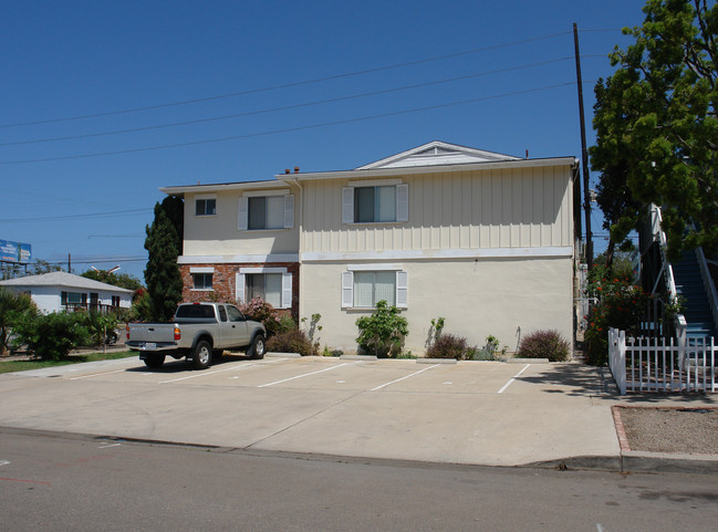 4455 Kendall St in San Diego, CA - Foto de edificio - Building Photo
