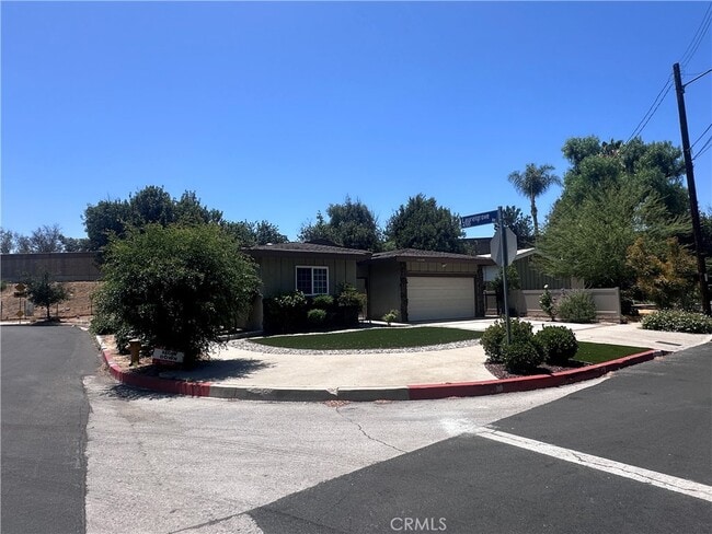 12300 Blix St in Los Angeles, CA - Building Photo - Building Photo