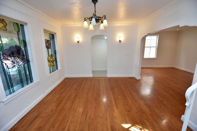 2010 N St in Sacramento, CA - Building Photo - Building Photo