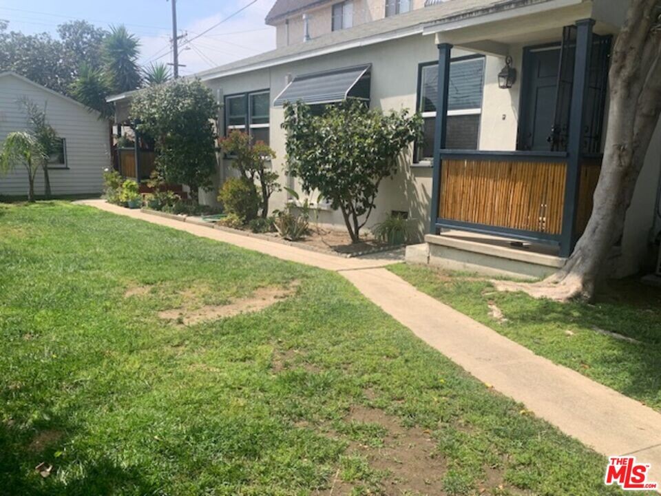 412 W Windsor Rd in Glendale, CA - Building Photo
