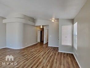 8020 Tulum Ct in Las Vegas, NV - Building Photo - Building Photo