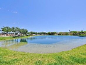 1543 SE 25th St, Unit 102 in Homestead, FL - Building Photo - Building Photo