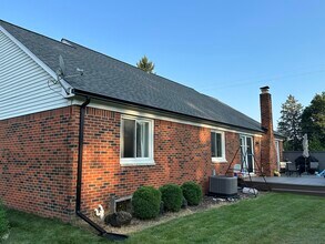 5017 Saffron Dr in Troy, MI - Building Photo - Building Photo