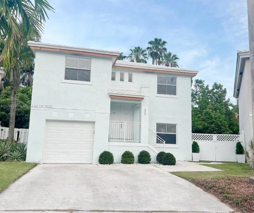 6450 Fern St in Margate, FL - Foto de edificio