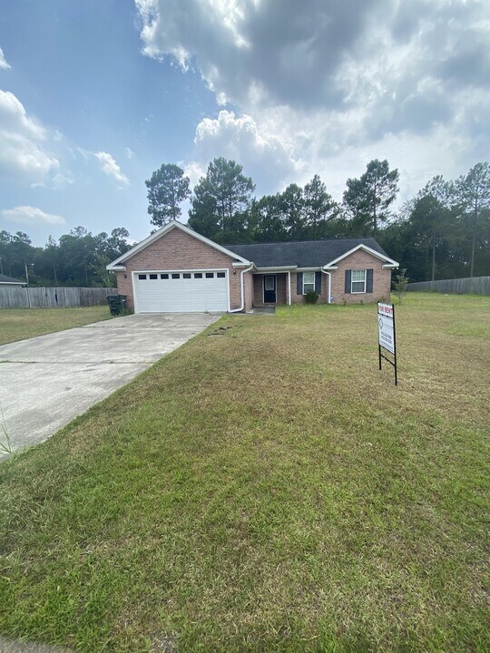 390 Carson St in Ludowici, GA - Building Photo