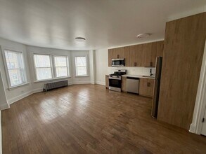 6308 N Artesian Ave in Chicago, IL - Building Photo - Building Photo