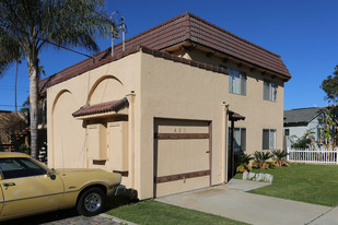 421 S Myers St in Oceanside, CA - Foto de edificio - Building Photo