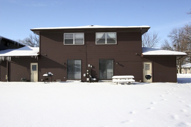 2028 Kevin Dr in Montgomery, IL - Building Photo - Building Photo