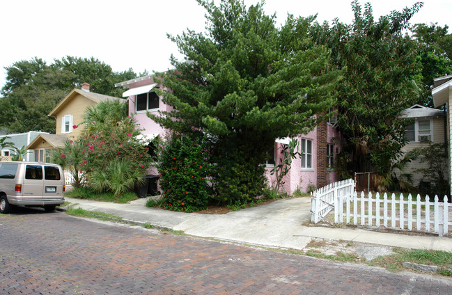 1041 5th St N in St. Petersburg, FL - Building Photo - Building Photo