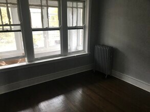 3042 W Sunnyside Ave-Unit -D3 in Chicago, IL - Building Photo - Building Photo