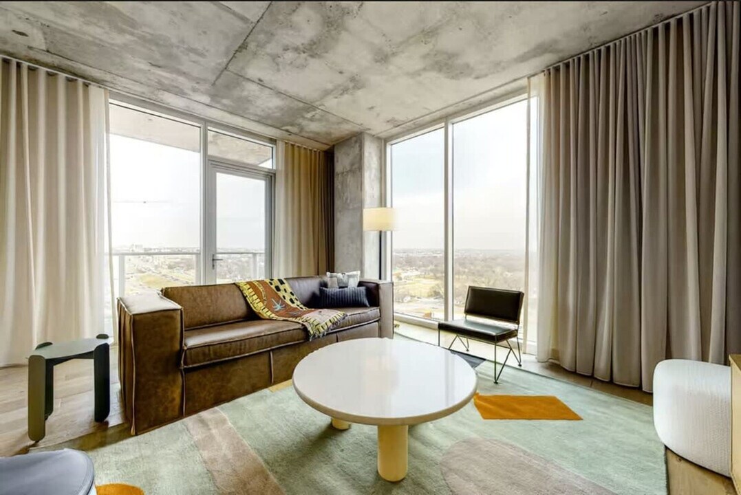 48 East Ave in Austin, TX - Building Photo