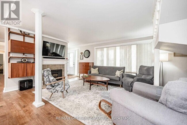 25 Mineola Rd E in Mississauga, ON - Building Photo - Building Photo