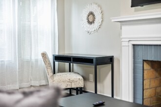 825 Erin Ave SW in Atlanta, GA - Building Photo - Building Photo
