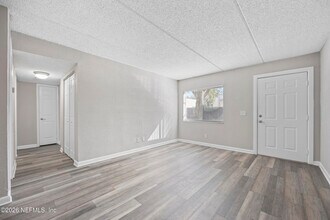 2943 Spring Park Rd in Jacksonville, FL - Building Photo - Building Photo