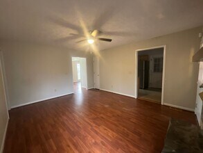 4326 Bridge St in Hope Mills, NC - Building Photo - Building Photo