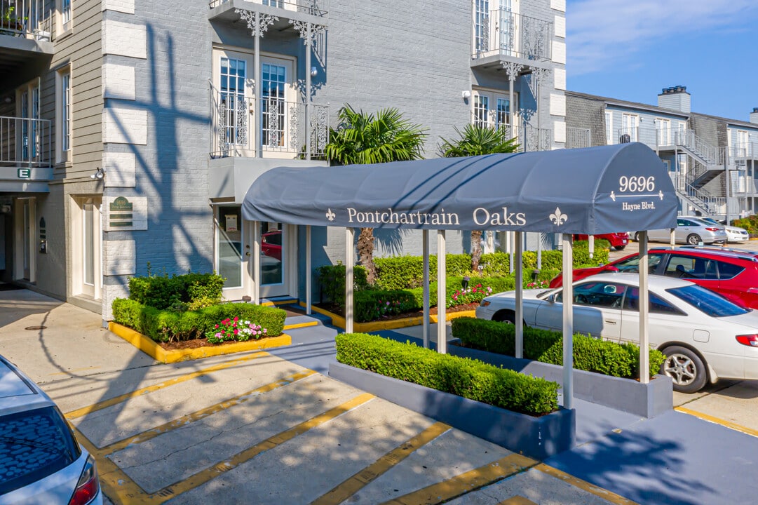 Pontchartrain Oaks in New Orleans, LA - Foto de edificio